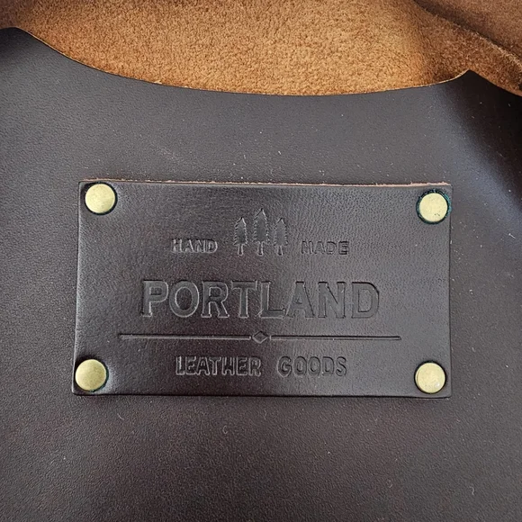 Portland Leather Medium Tote - Picture 6 of 8